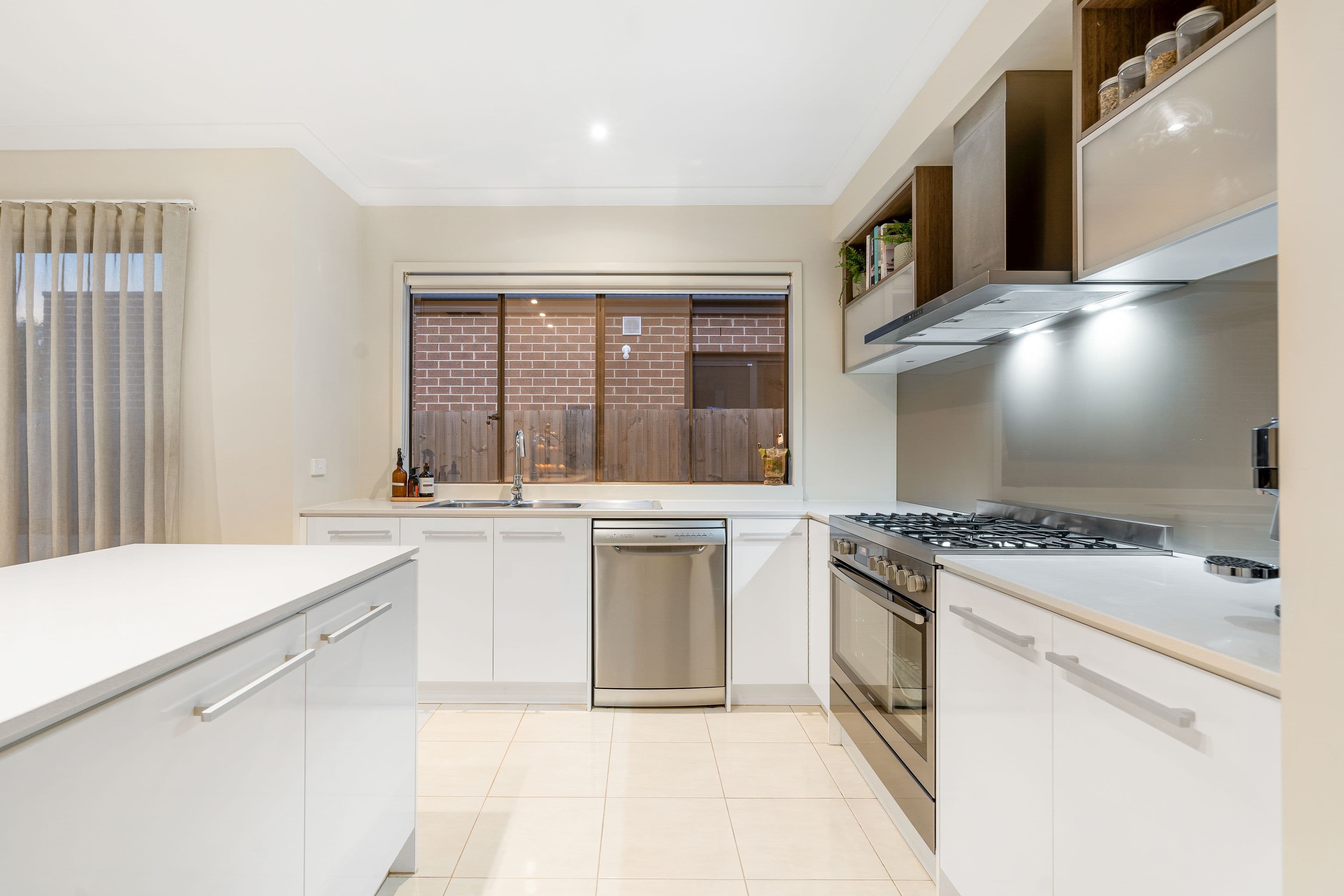 153 Pioneer Drive, AINTREE VIC 3336, Aintree - Thumbnail 2
