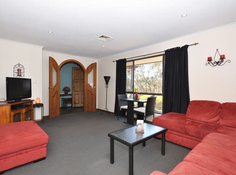 126 Broadmeadow Drive, FLAGSTAFF HILL SA 5159, Flagstaff Hill - Thumbnail 2