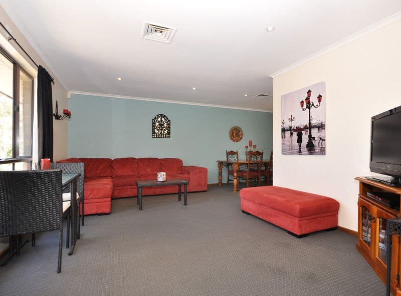 126 Broadmeadow Drive, FLAGSTAFF HILL SA 5159, Flagstaff Hill - Thumbnail 3