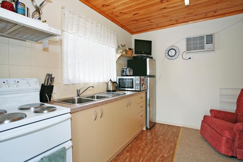 152 Colac Road, HIGHTON VIC 3216, Highton - Thumbnail 2