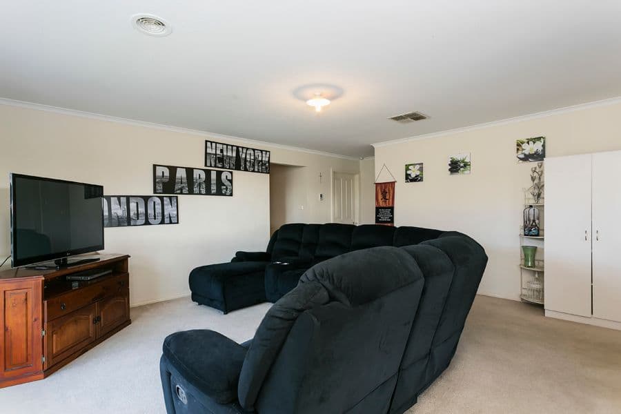 23 Haywood Grove, MELTON WEST VIC 3337, Melton West - Thumbnail 5