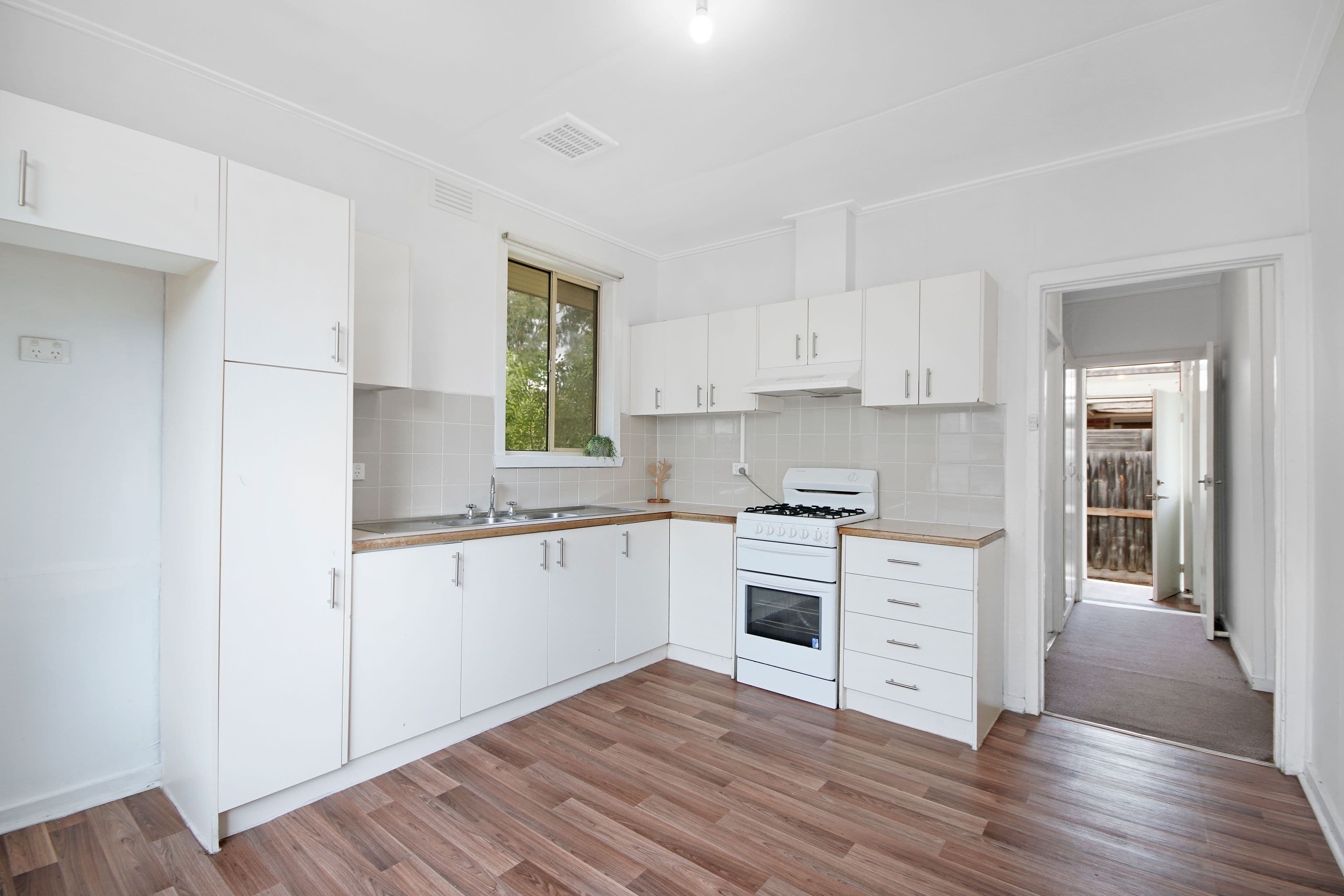 74 Marchant Avenue, Reservoir VIC 3073, Reservoir - Thumbnail 6