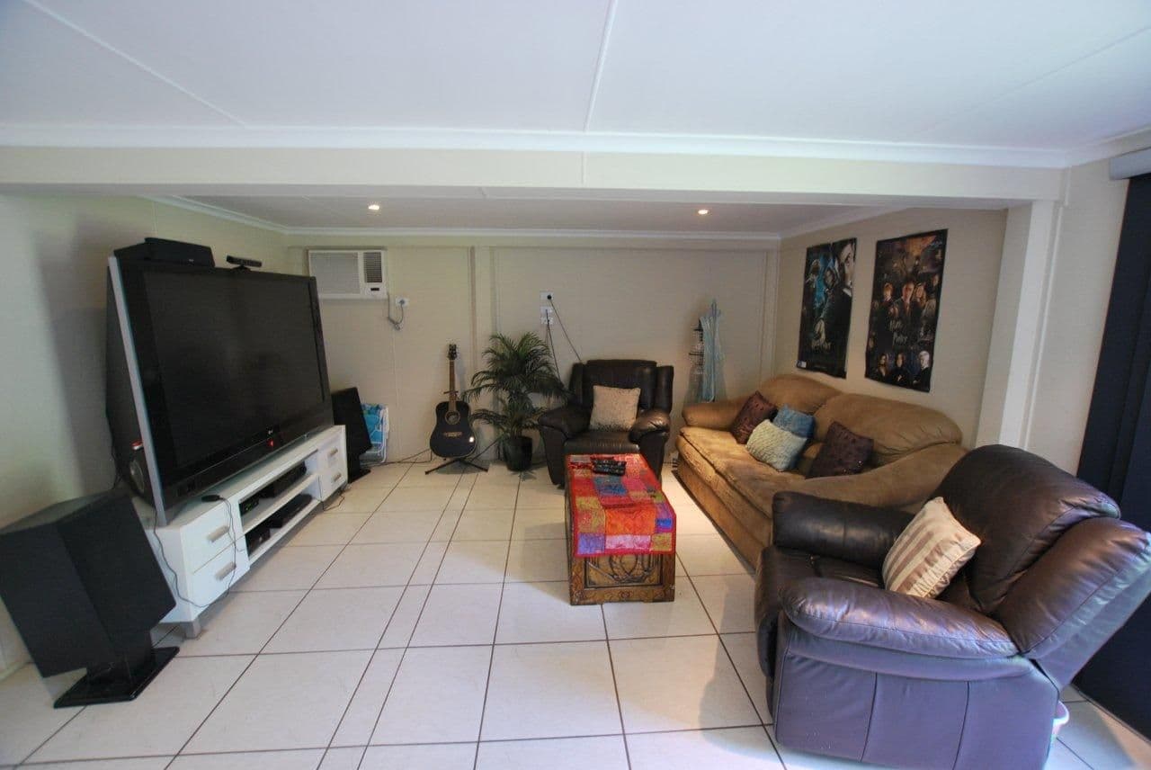 11 Gilbert Court, MORANBAH QLD 4744, Moranbah - Thumbnail 7