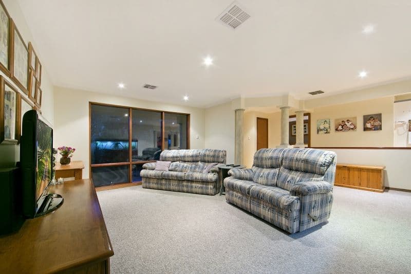 51 Kambea Crescent, Viewbank, Viewbank - Thumbnail 2