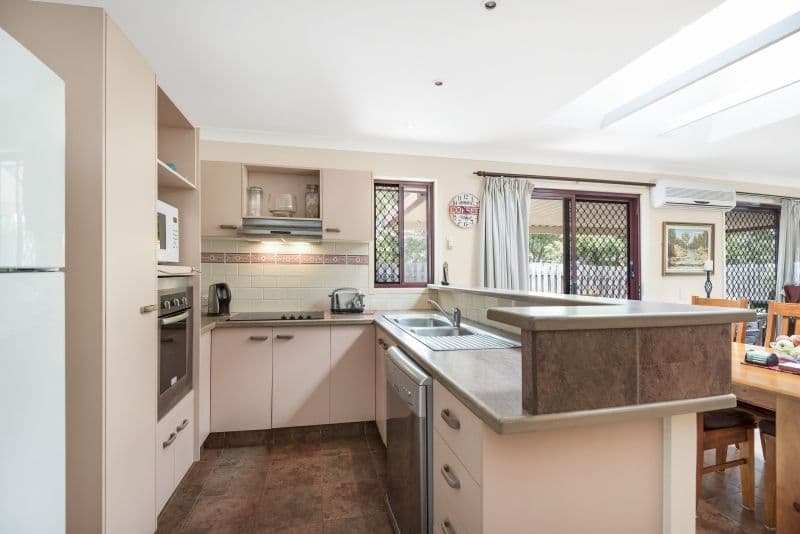 12 Oasis Crescent, Elanora QLD 4221, Elanora - Thumbnail 3