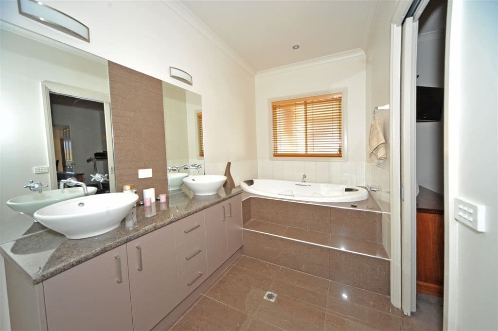 58 Pioneer Drive, MAIDEN GULLY VIC 3551, Maiden Gully - Thumbnail 6
