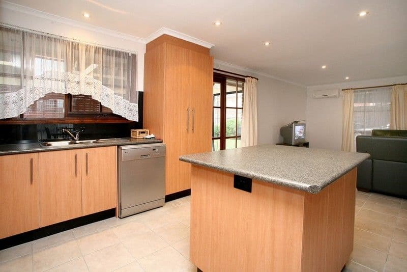 15 Trevena Close, ROWVILLE VIC 3178, Rowville - Thumbnail 5