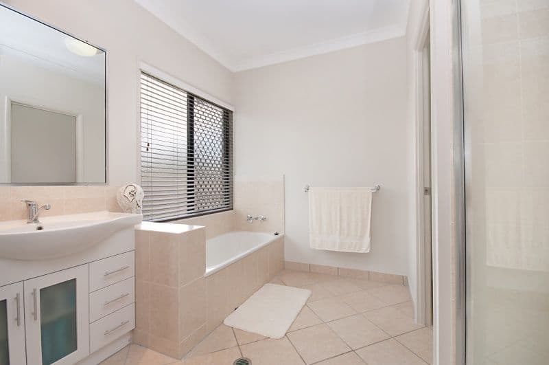 9 Midyim Court, MOUNT LOW QLD 4818, Mount Low - Thumbnail 6