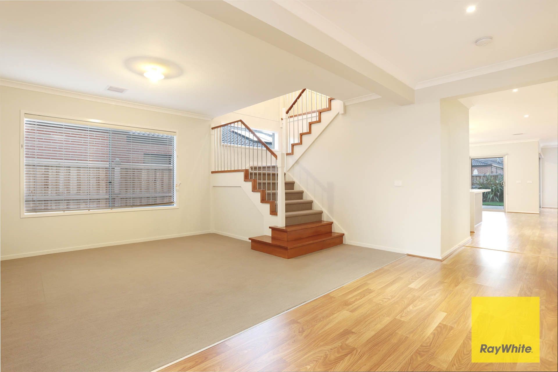 10 Seacoast Street, Point Cook VIC 3030, Point Cook - Thumbnail 3
