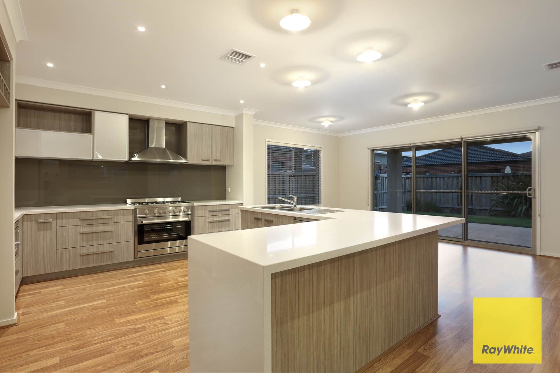 10 Seacoast Street, Point Cook VIC 3030, Point Cook - Thumbnail 5