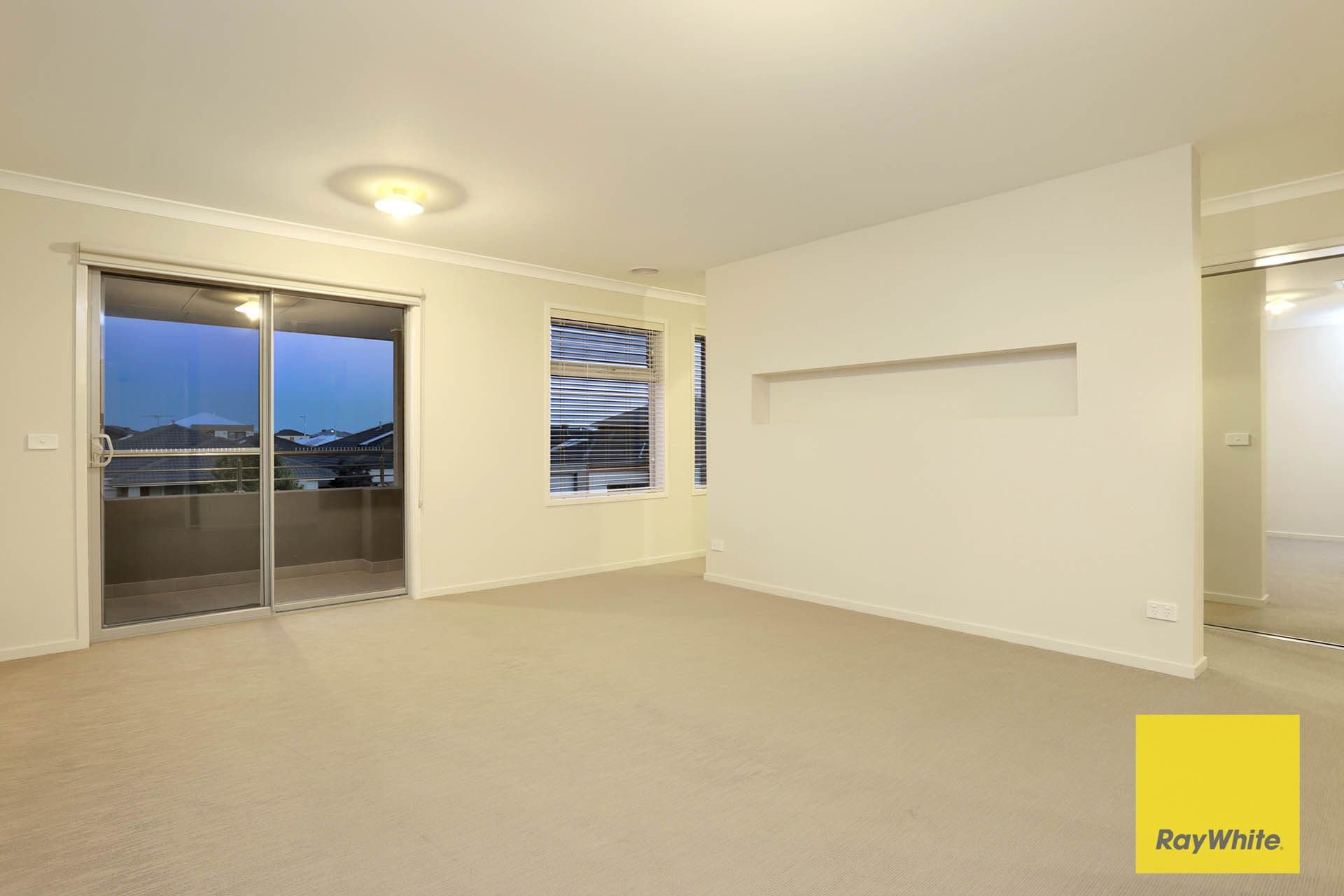 10 Seacoast Street, Point Cook VIC 3030, Point Cook - Thumbnail 8