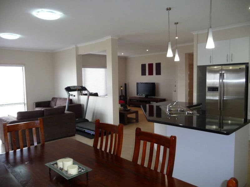 44 Honeyeater Drive, HIGHFIELDS QLD 4352, Highfields - Thumbnail 4
