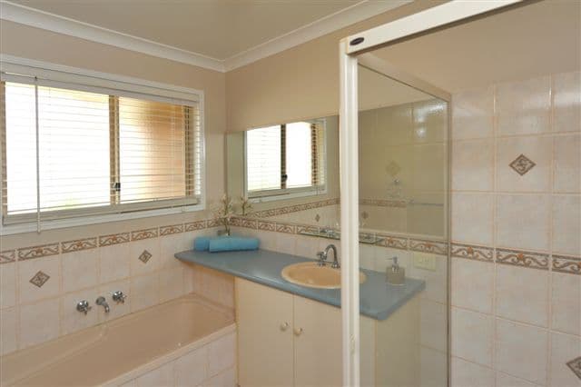 11 Dahlia Court, MIDDLE RIDGE QLD 4350, Middle Ridge - Thumbnail 8