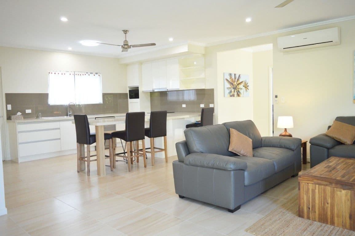 18 Holland Street, Wongaling Beach QLD 4852, Wongaling Beach - Thumbnail 2