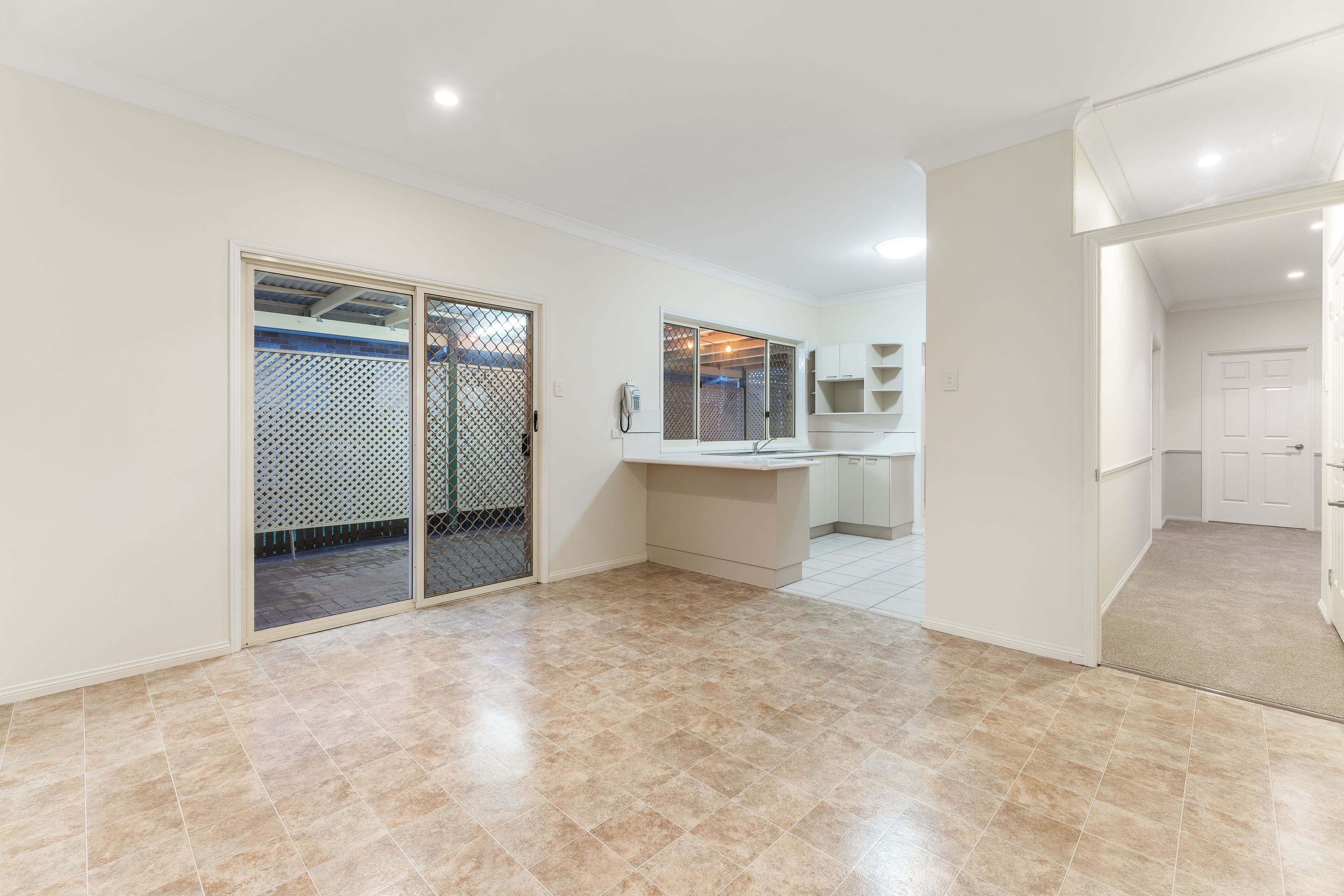 94 Holmead Road, Eight Mile Plains QLD 4113, Eight Mile Plains - Thumbnail 8