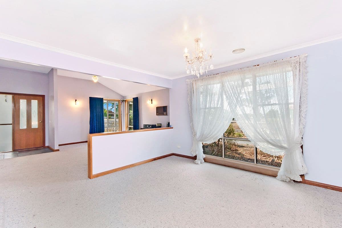 1 Rix Avenue, Cobden VIC 3266, Cobden - Thumbnail 2