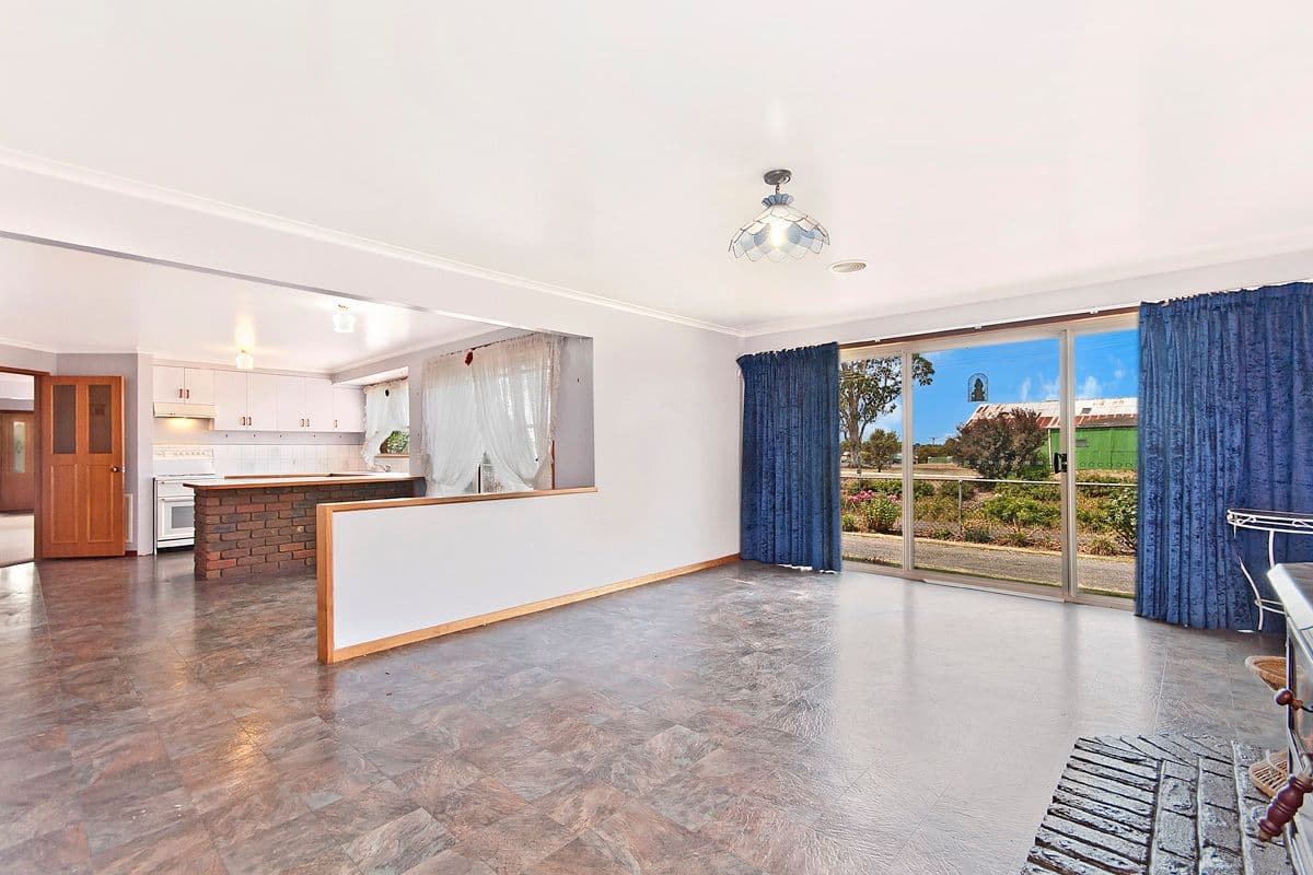 1 Rix Avenue, Cobden VIC 3266, Cobden - Thumbnail 5