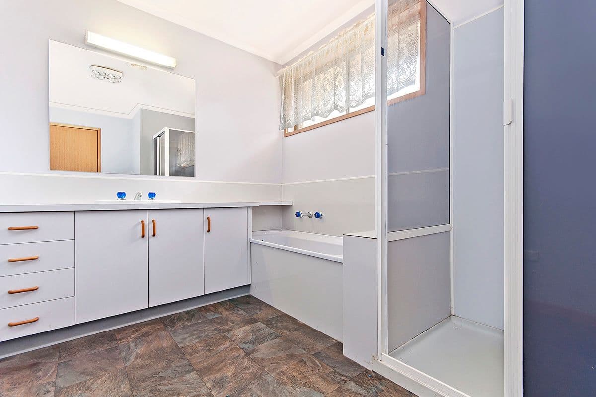 1 Rix Avenue, Cobden VIC 3266, Cobden - Thumbnail 6
