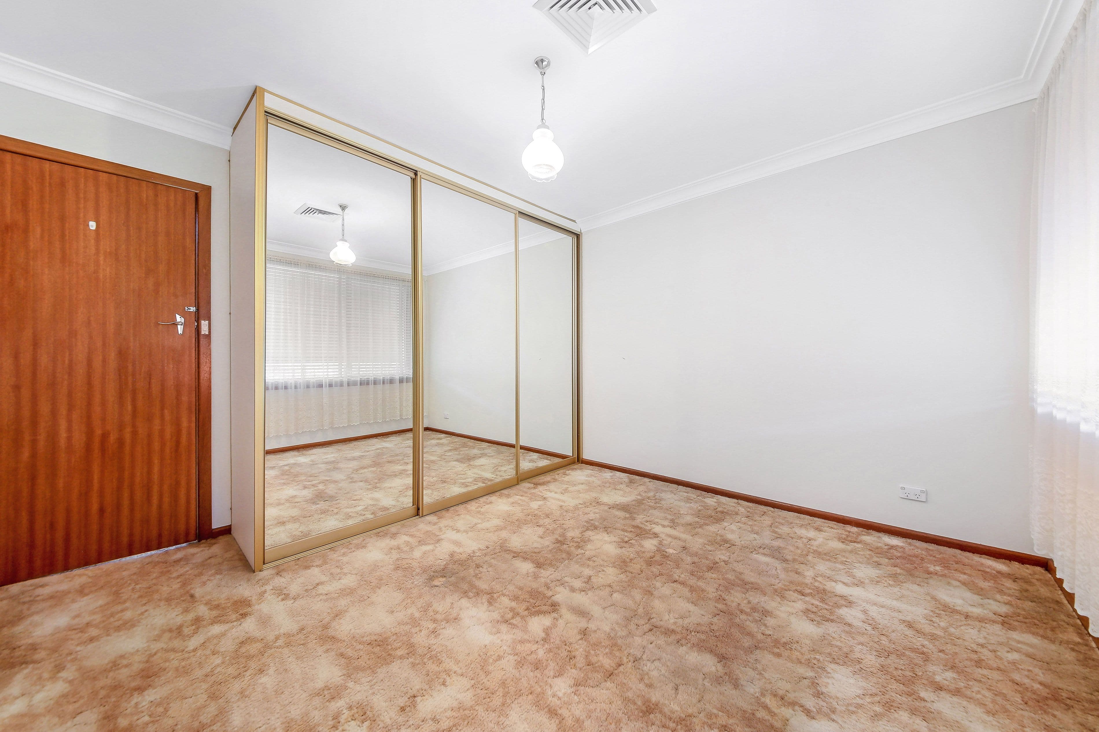 22 Universal Avenue, Georges Hall NSW 2198, Georges Hall - Thumbnail 6