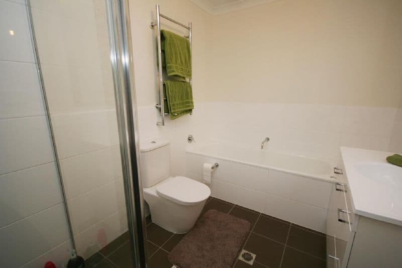 17 Gilmore Place, QUEANBEYAN NSW 2620, Queanbeyan West - Thumbnail 8