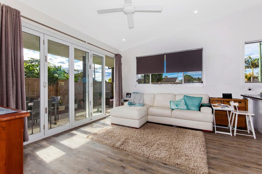 42 Flinders Avenue, Killarney Vale - Thumbnail 3