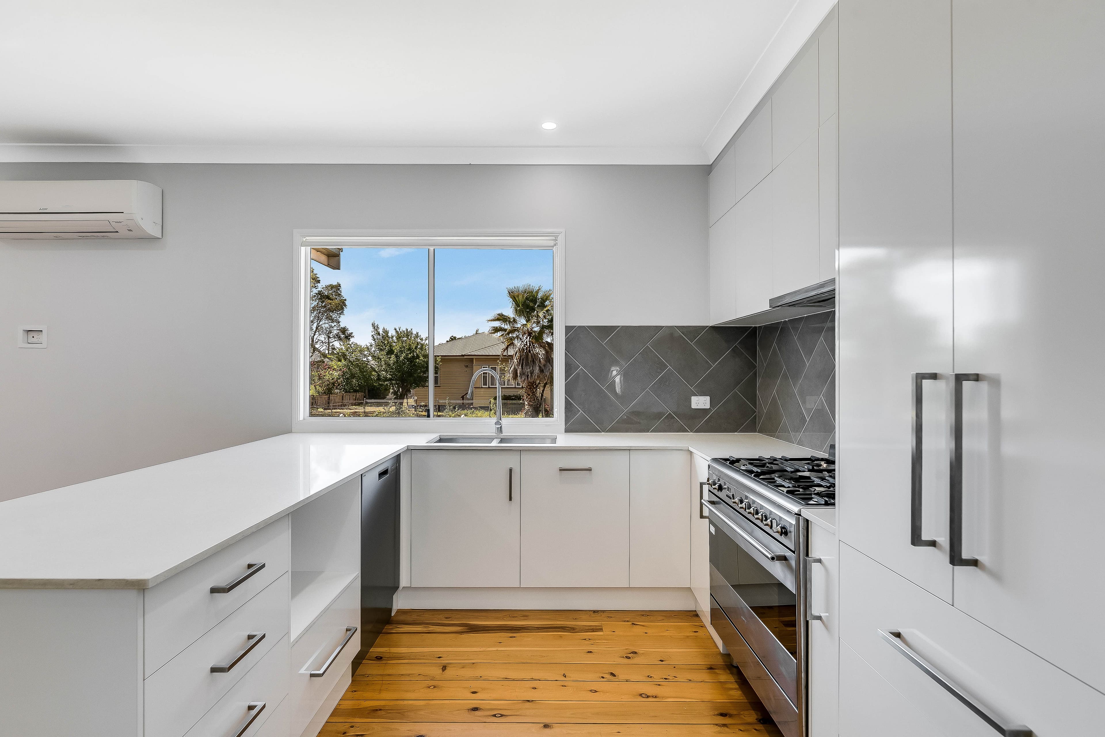40 Butt Street, Harristown QLD 4350, Harristown - Thumbnail 2