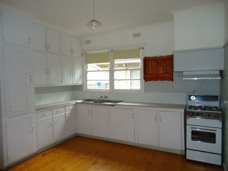 18 Crawley Street, Warrnambool VIC 3280, Warrnambool - Thumbnail 2