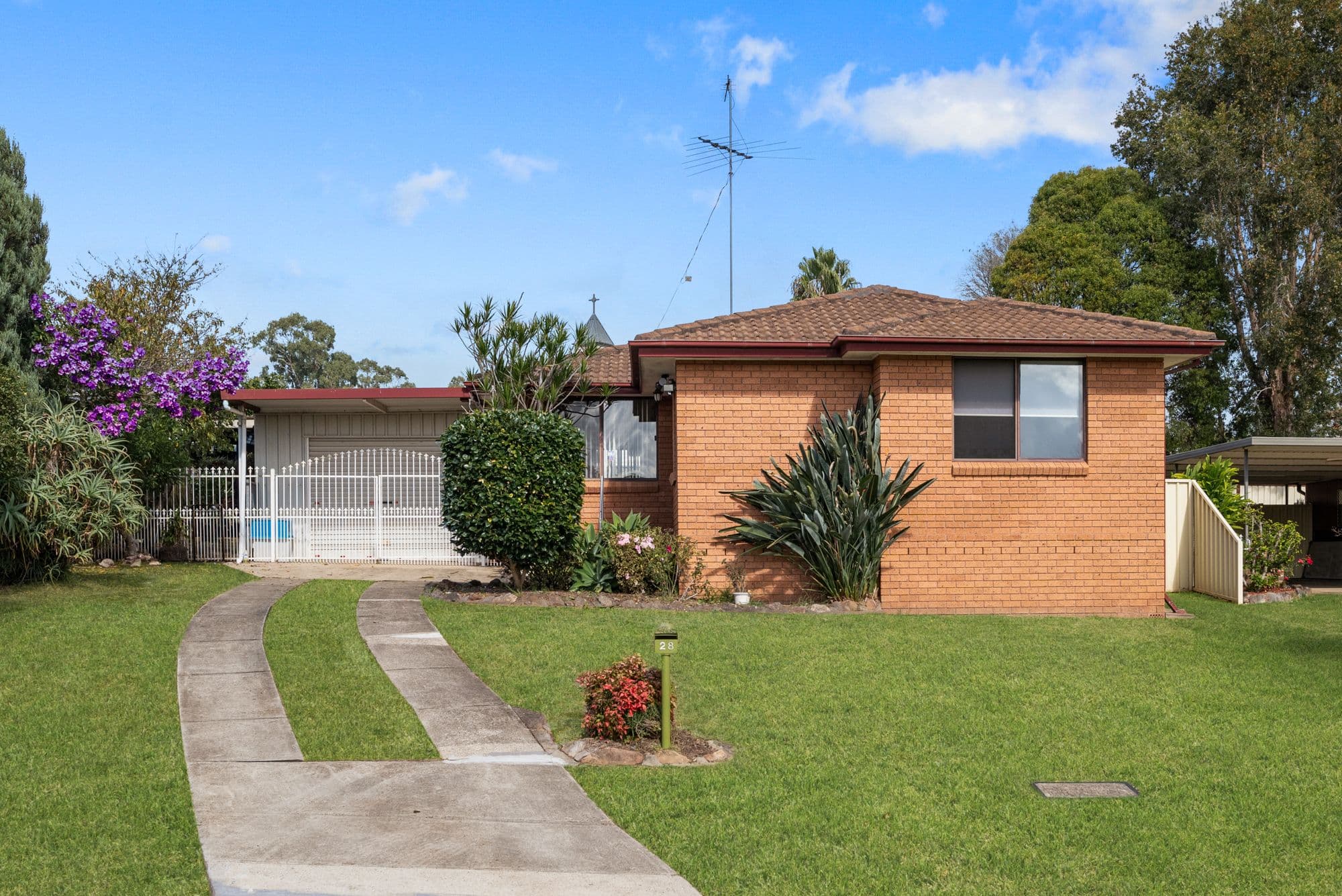 28 Octavia Avenue, Rosemeadow NSW 2560, Rosemeadow - Image 1