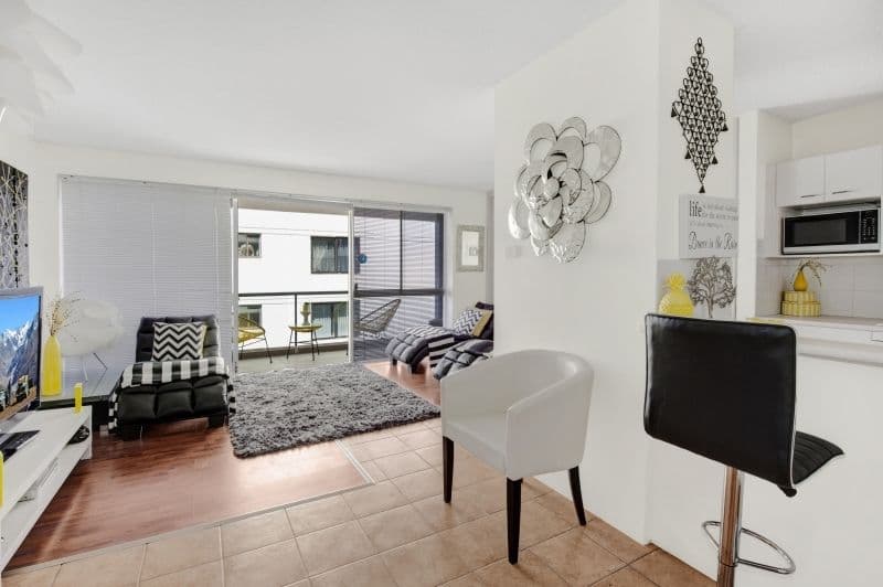 32 Powell Crescent ( SUMMIT HOUSE ), Coolangatta QLD 4225, Coolangatta - Thumbnail 3