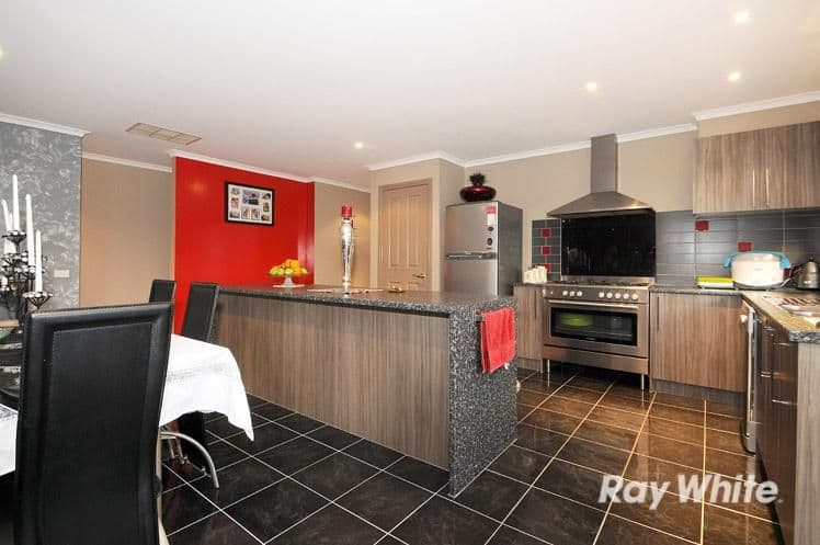 88 Calais Circuit, Cranbourne West VIC 3977, Cranbourne West - Thumbnail 2