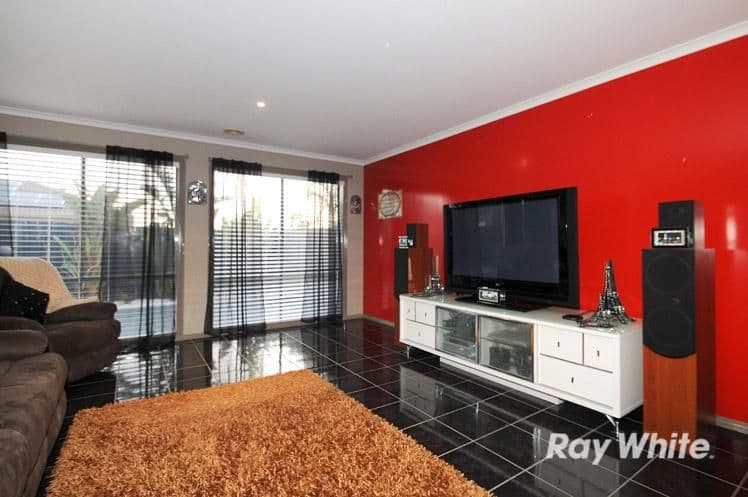 88 Calais Circuit, Cranbourne West VIC 3977, Cranbourne West - Thumbnail 3