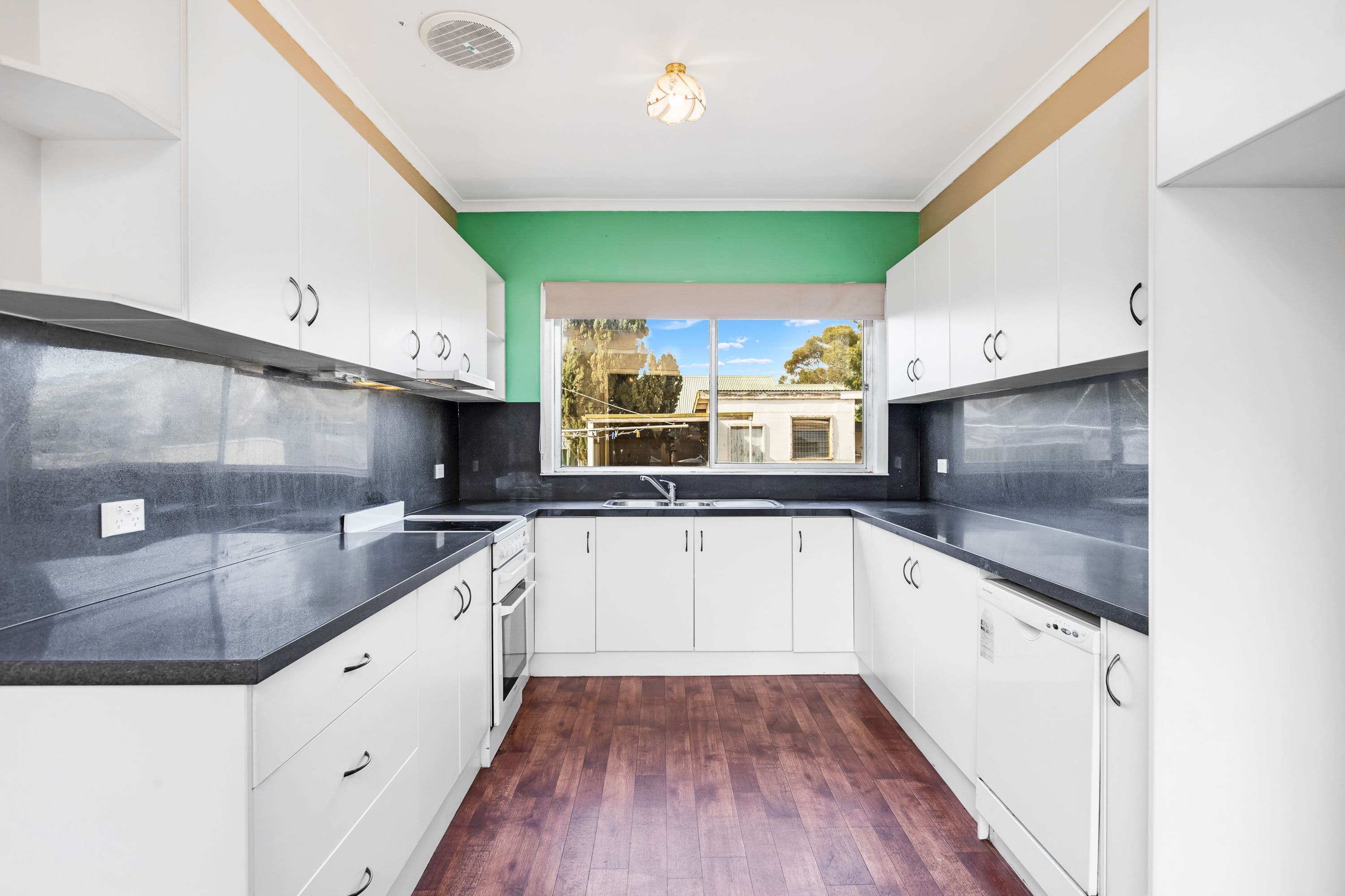 94 Hawthorn Grove, Mildura VIC 3500, Mildura - Thumbnail 4