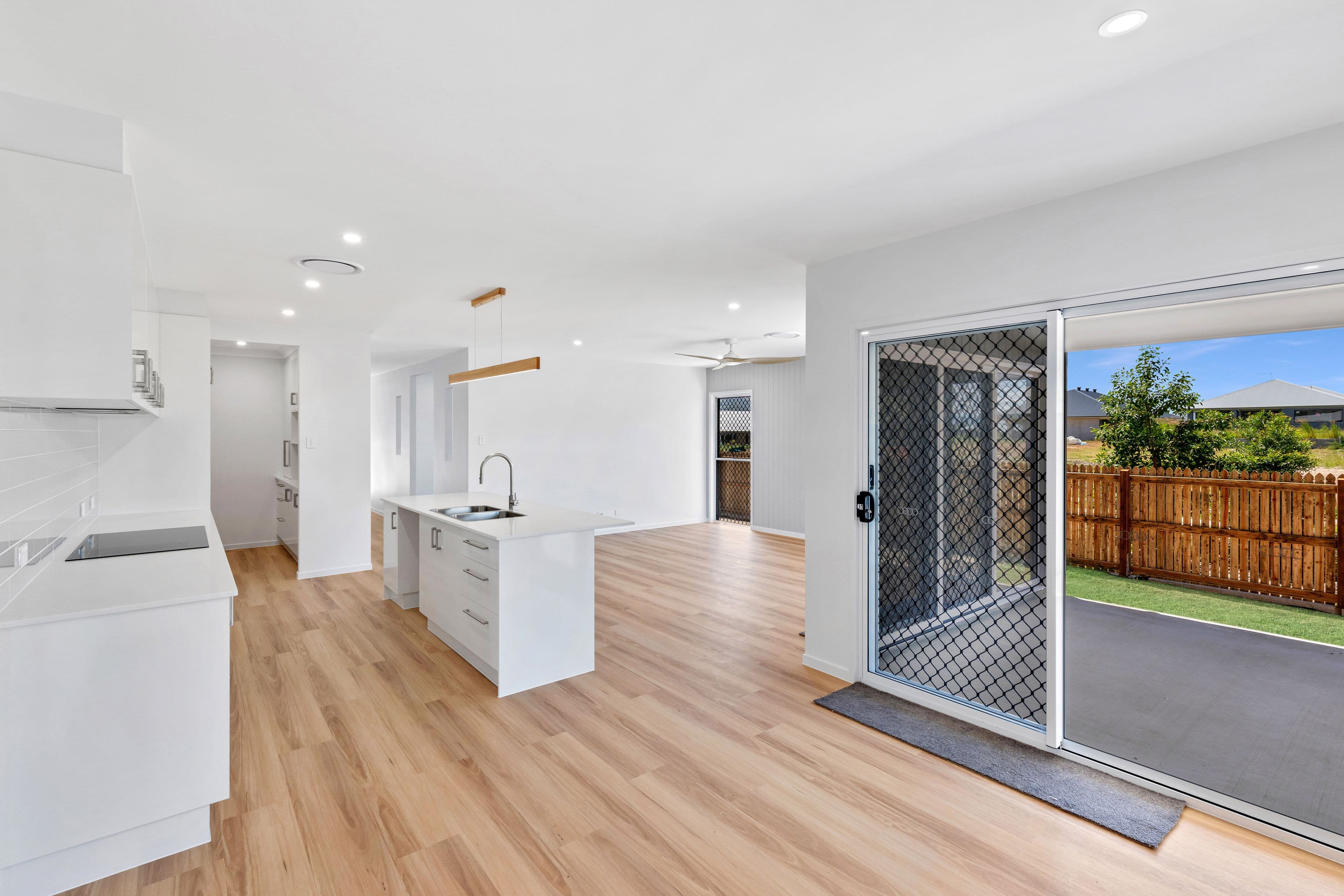 92 Flinders Street, D'aguilar QLD 4514, D'Aguilar - Thumbnail 6
