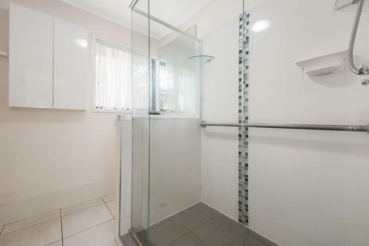 327 Cliveden Avenue, Oxley QLD 4075, Oxley - Thumbnail 6