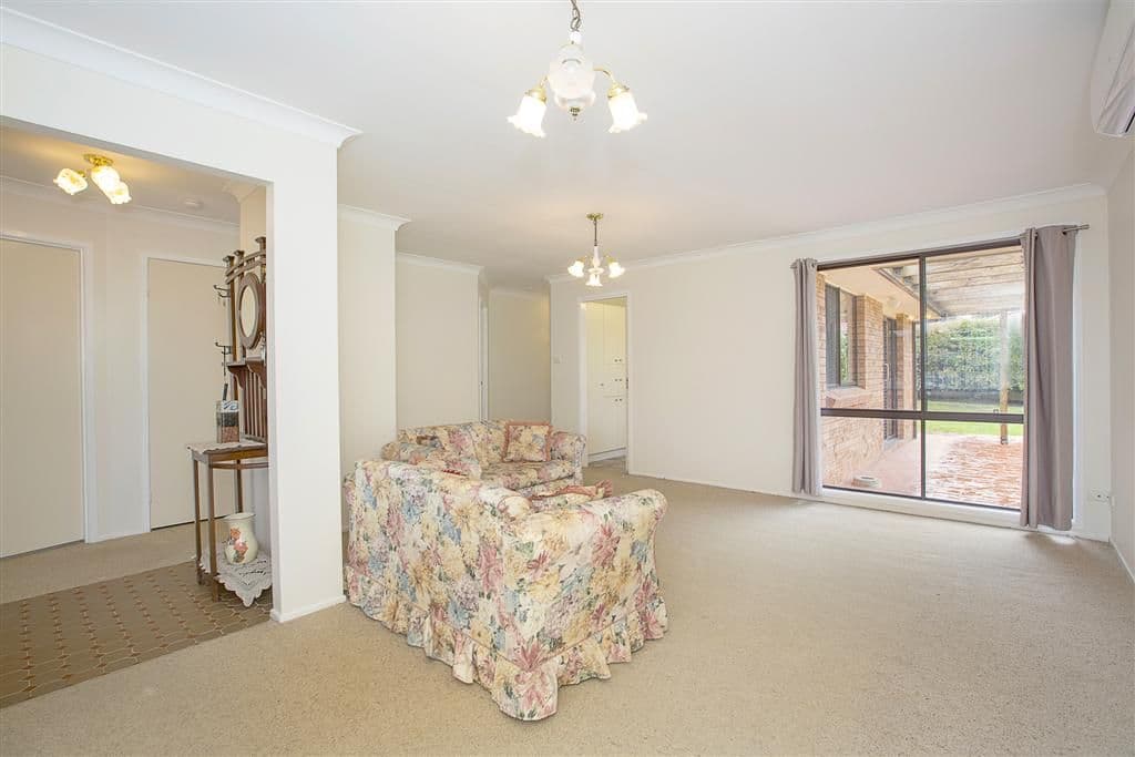 2 Viola Place, GLENMORE PARK NSW 2745, Glenmore Park - Thumbnail 3