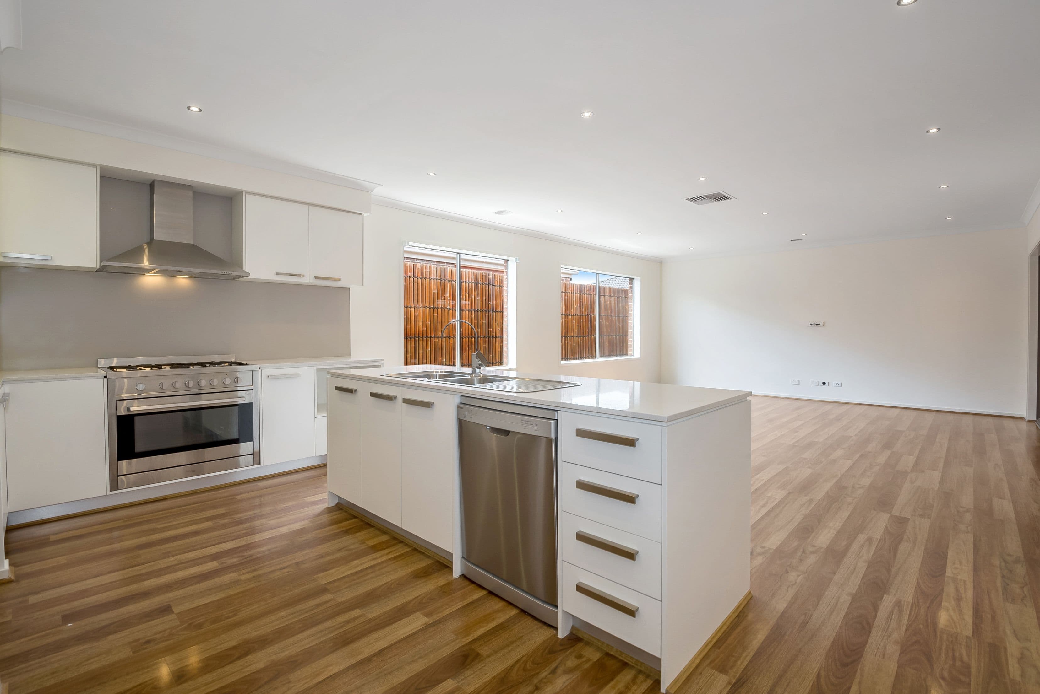 32 Parkedge Boulevard, Mernda VIC 3754, Mernda - Thumbnail 4