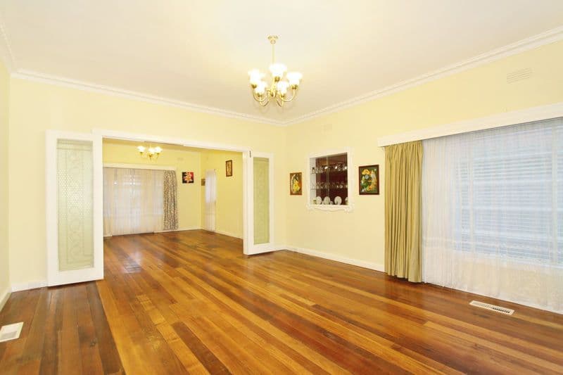131 Tucker Road, BENTLEIGH EAST VIC 3165, Bentleigh - Thumbnail 2