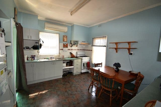 17 Delhi Street, Seymour VIC 3660, Seymour - Thumbnail 3