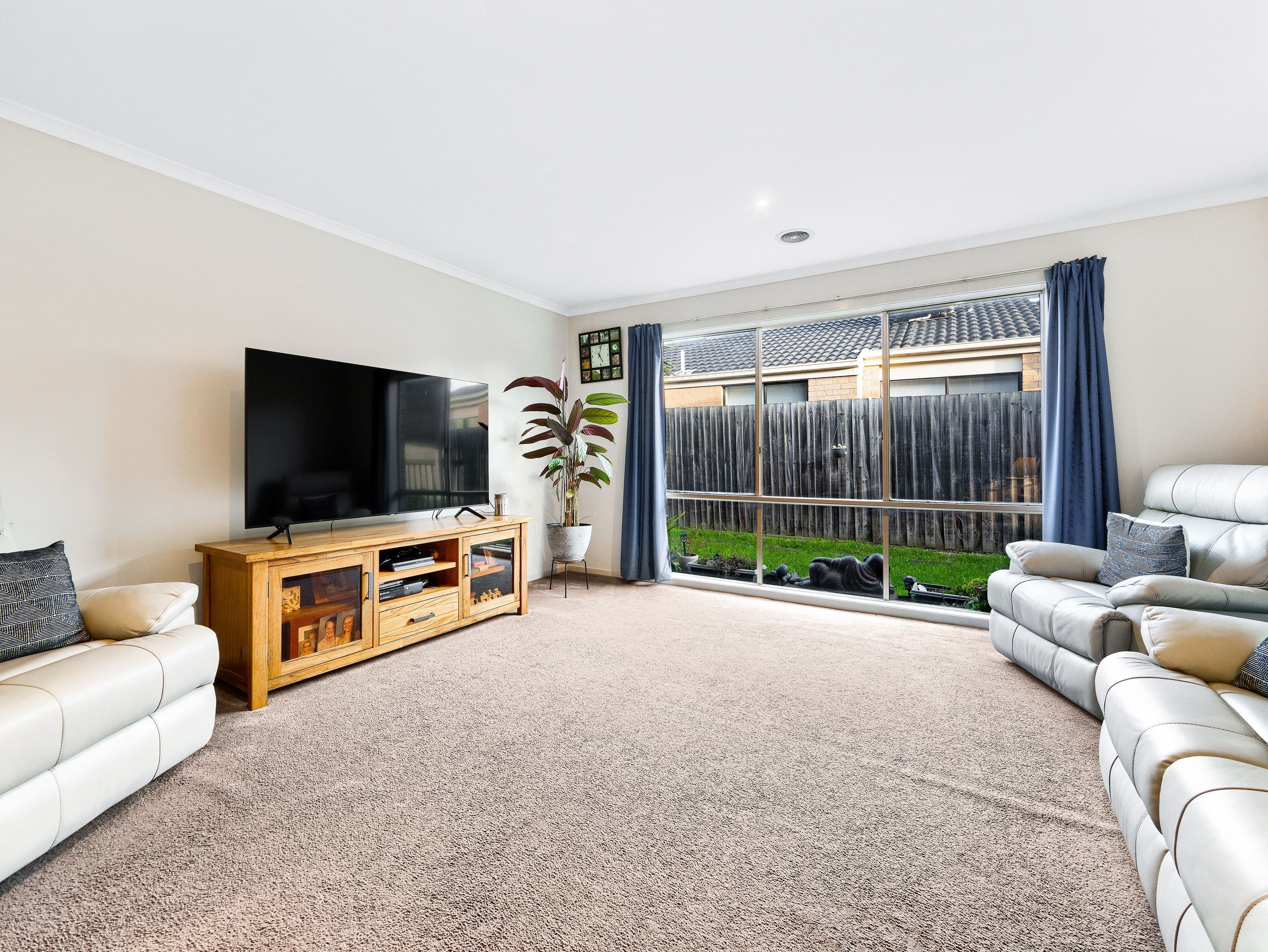 9 Karwarren Way, Cranbourne West VIC 3977, Cranbourne West - Thumbnail 2