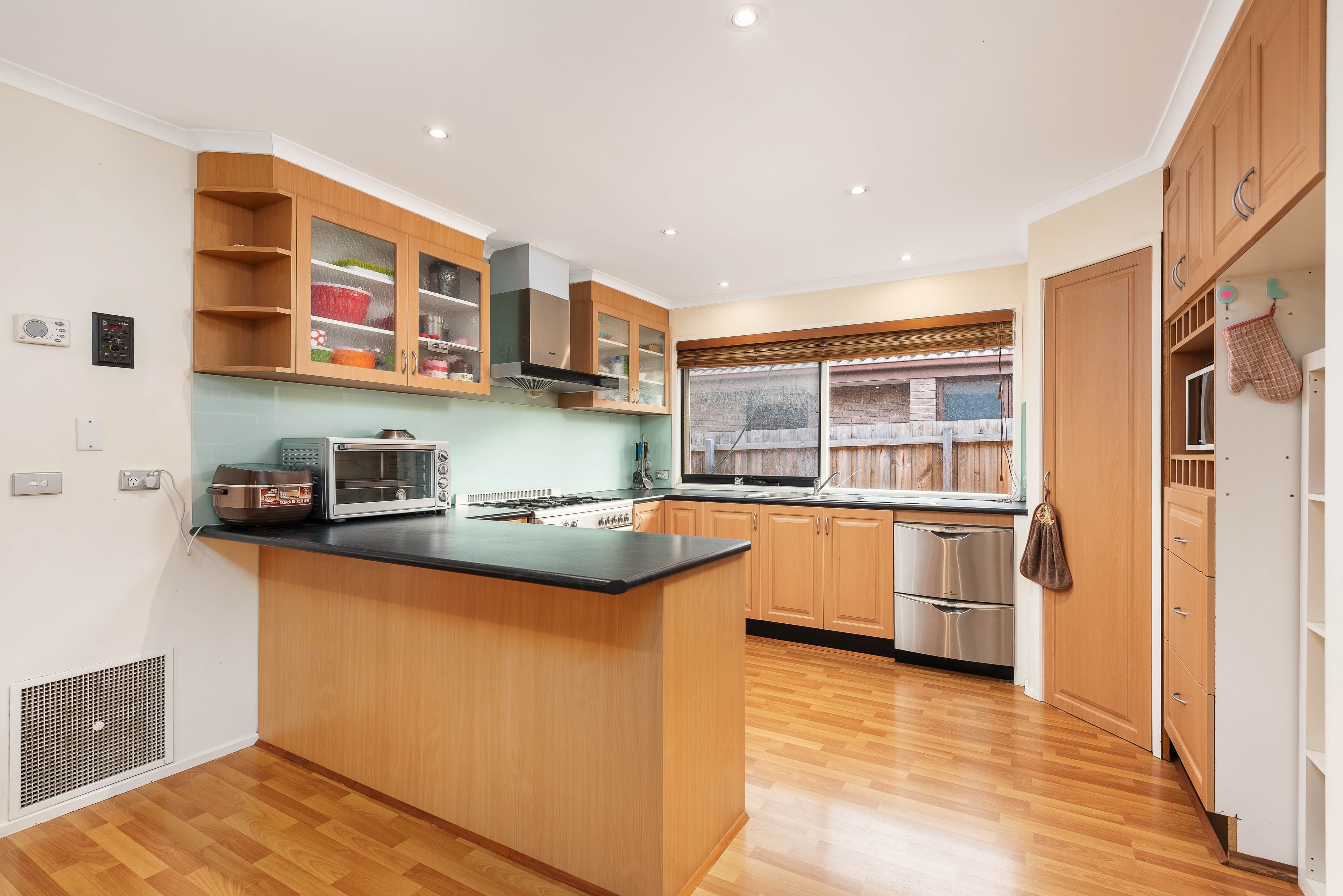 20 Azalea Avenue, Mill Park VIC 3082, Mill Park - Thumbnail 4