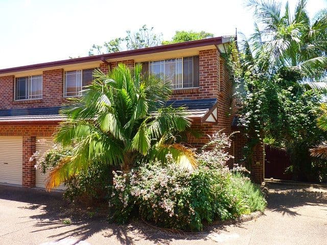 10-12  Gordon Street, WOONONA NSW 2517, Woonona - Thumbnail 2
