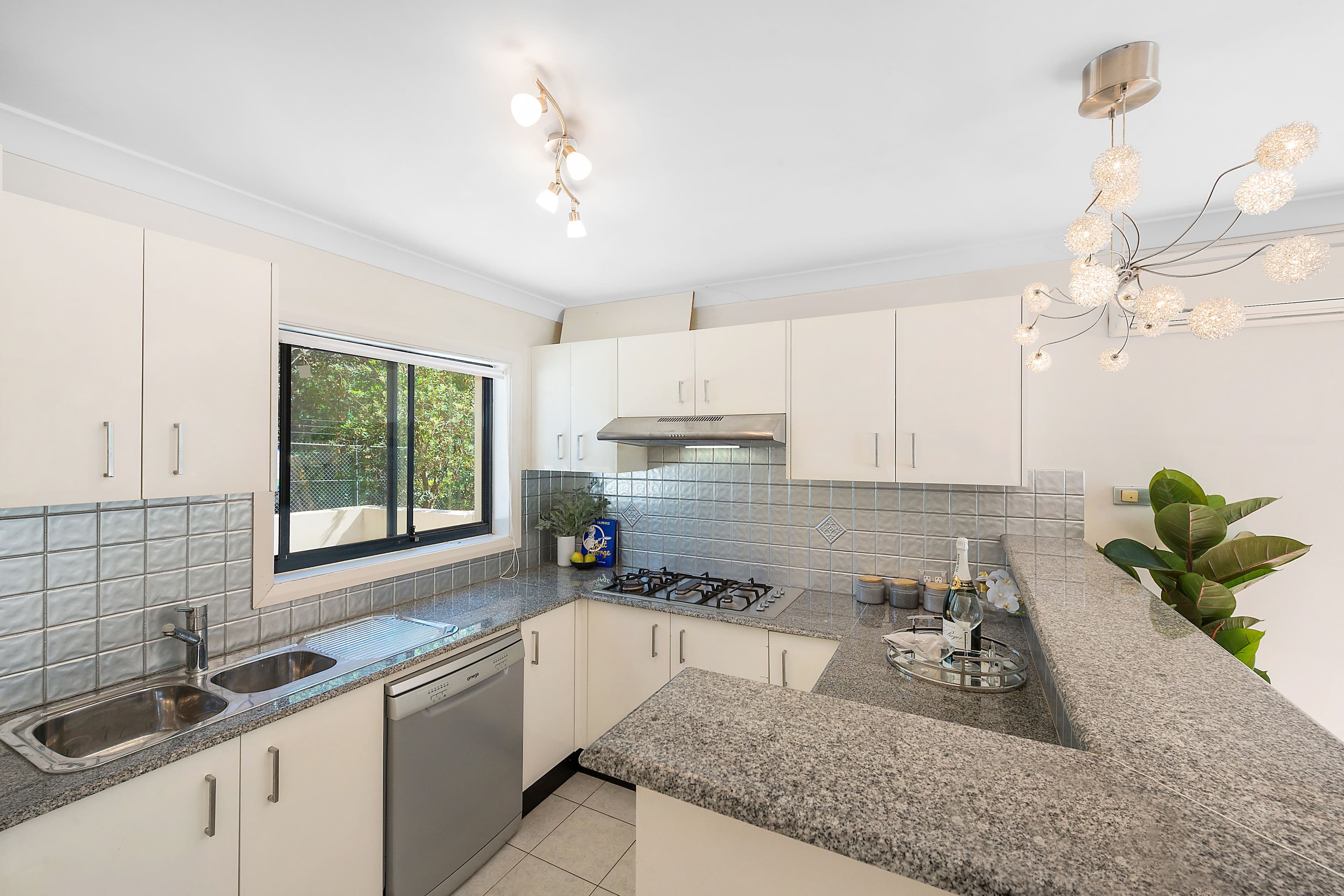 4 Taylors Drive, Lane Cove NSW 2066, Lane Cove North - Thumbnail 3