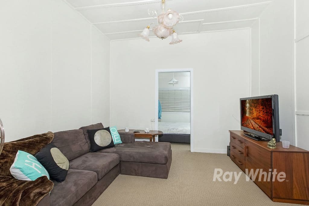 16 Jindalee Street, Toronto - Thumbnail 2