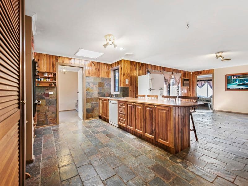 17 Barnong Close, Kurunjang VIC 3337, Kurunjang - Thumbnail 2
