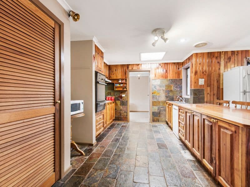 17 Barnong Close, Kurunjang VIC 3337, Kurunjang - Thumbnail 3