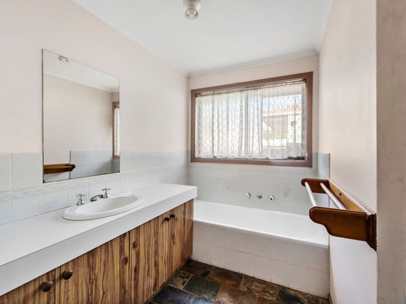17 Barnong Close, Kurunjang VIC 3337, Kurunjang - Thumbnail 5