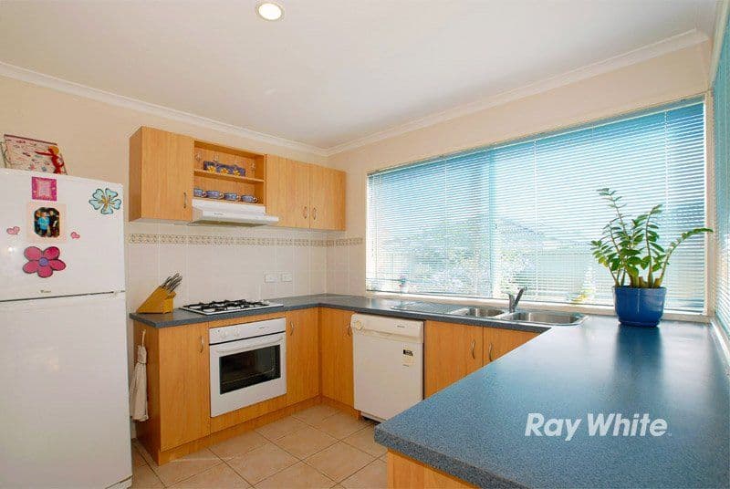 6 Woodchase Court, CRANBOURNE VIC 3977, Cranbourne East - Thumbnail 4