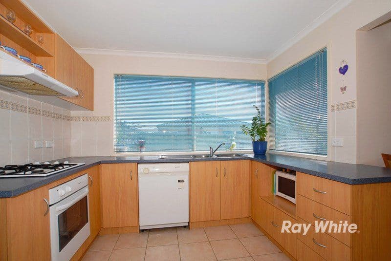 6 Woodchase Court, CRANBOURNE VIC 3977, Cranbourne East - Thumbnail 8