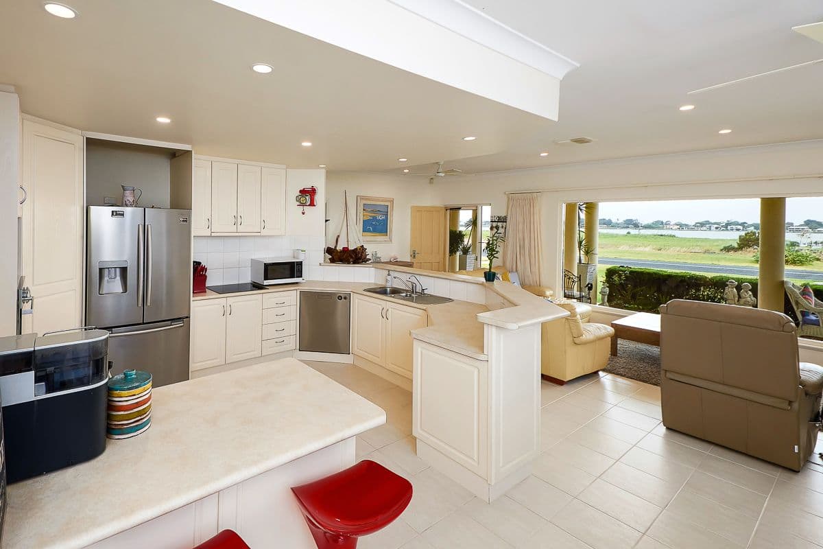 77 Captain Sturt Parade, Hindmarsh Island SA 5214, Hindmarsh Island - Thumbnail 7