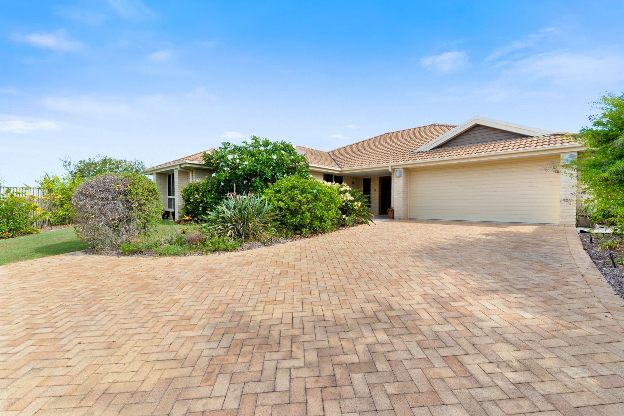 17 Neptune Court, Mango Hill QLD 4509, Mango Hill - Thumbnail 2